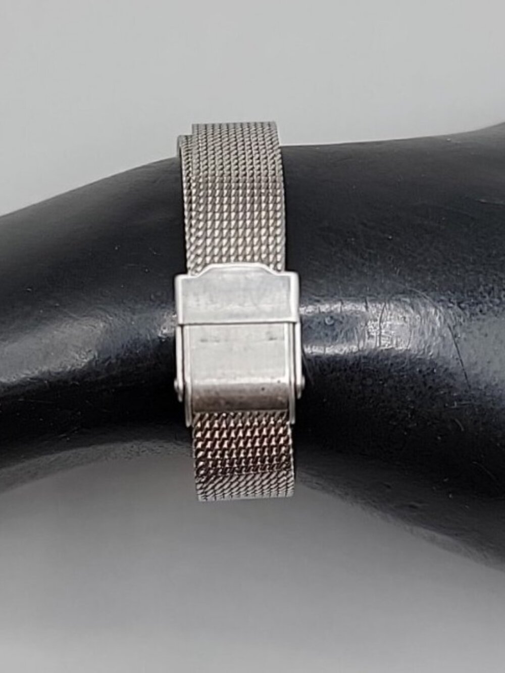 Peugeot Ladies Quartz Watch Adjustable 7" Mesh Band 24" Case Silver Tone - Picture 5 of 11